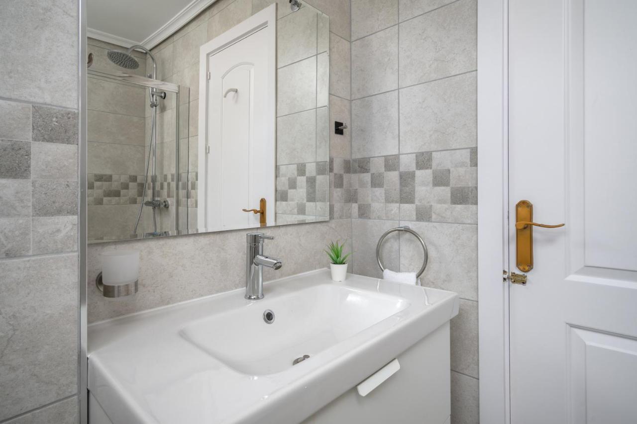 Stunning 3Br Flat Near Beach And Puerto Marina By Costarentals - Ref 150 Benalmádena Kültér fotó